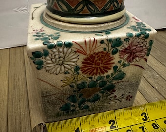 Oriental Ceramics : Attractive antique 19th century Japanese Tea Caddy