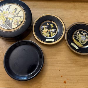 vintage Chokin Art coaster and miniature plate set - two 24kt gold plated miniature ceramic plates and six lacquered plastic coasters