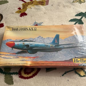 Vintage model kit 1/72  Heller Saab Lansen J-32 A32 or S32 Recon - still sealed