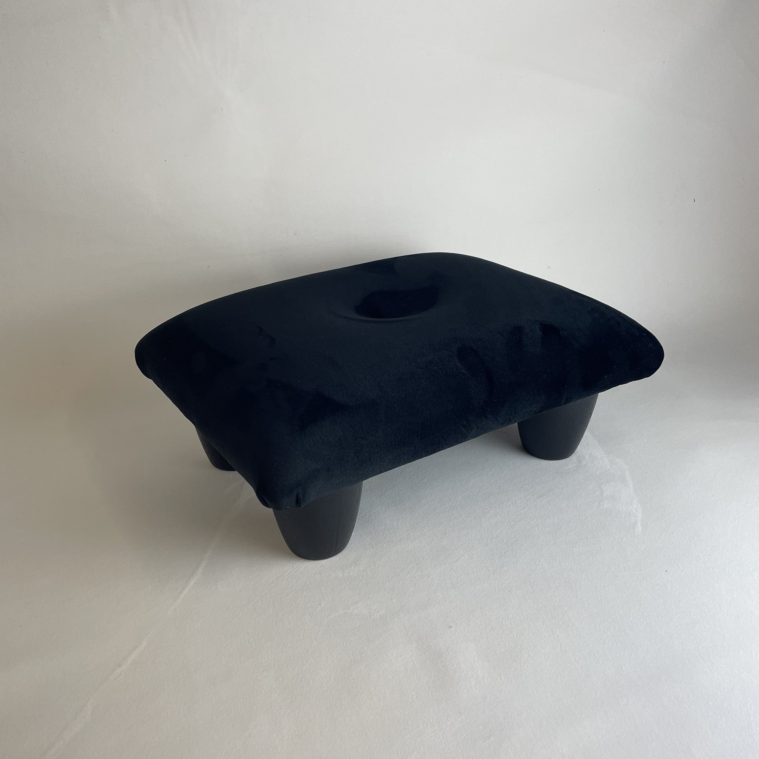 NEW Little Under Desk Low 9-10 Cm 4 Footstool With Plastic Feet