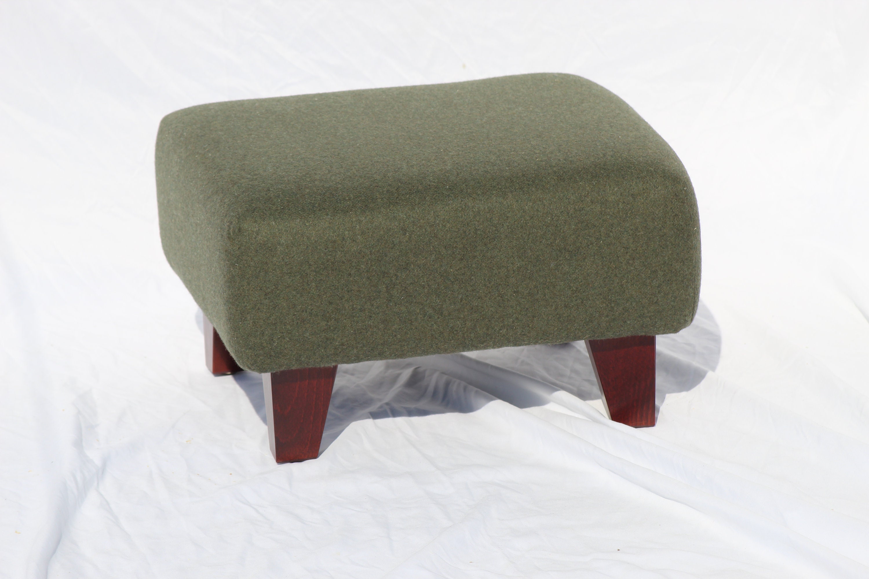NEW Lime GREEN Plain 19-29 Cm Tall Small Foot Stool With Wooden