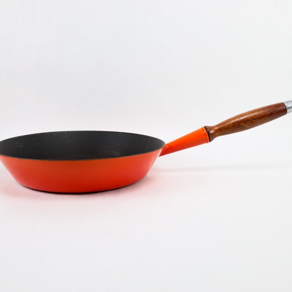 RARE Le Creuset Flame Red #28 Enamelled Cast Iron Skillet 70's Frying Pan with Wood Handle and Hanging Loop - Made in France FREE SHIPPING