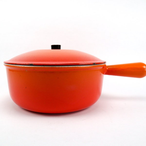 Le Creuset #22 Vintage Orange Red Flame Enamelled Cast Iron Sauce Pot 2.75 Quart - Made in France
