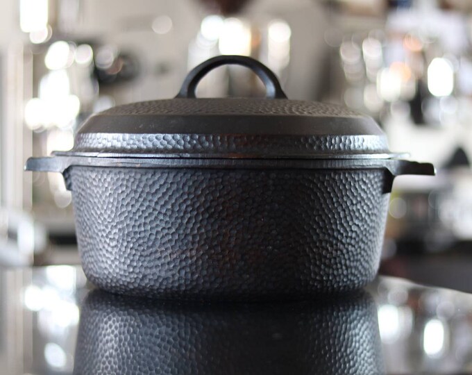 Stunning Vintage Griswold 8 Hammered Dutch Oven 2058 With Matching Lid