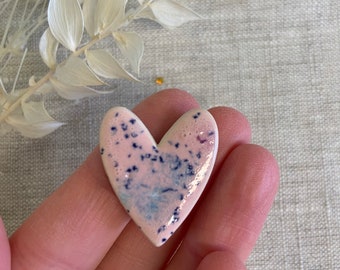 Ceramic heart badge, ceramic brooch, ceramic pin, pink with blue speckles, coat pin, ceramic badge, small gift for her