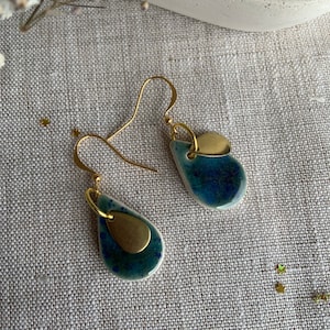 Pendientes de cerámica, colgantes geométricos de color verde azul crujido, pendientes de lágrima, pendientes de declaración, minimalistas, pendientes de gancho, boda de oro imagen 6