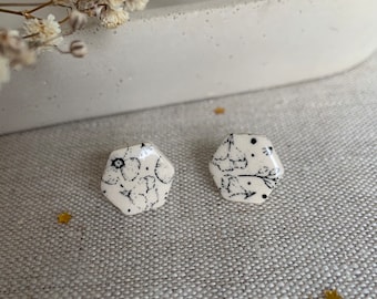 Handcrafted vintage black floral ceramic stud earrings, delft-inspired design, black hexagon studs, handmade ceramic pottery, geometric