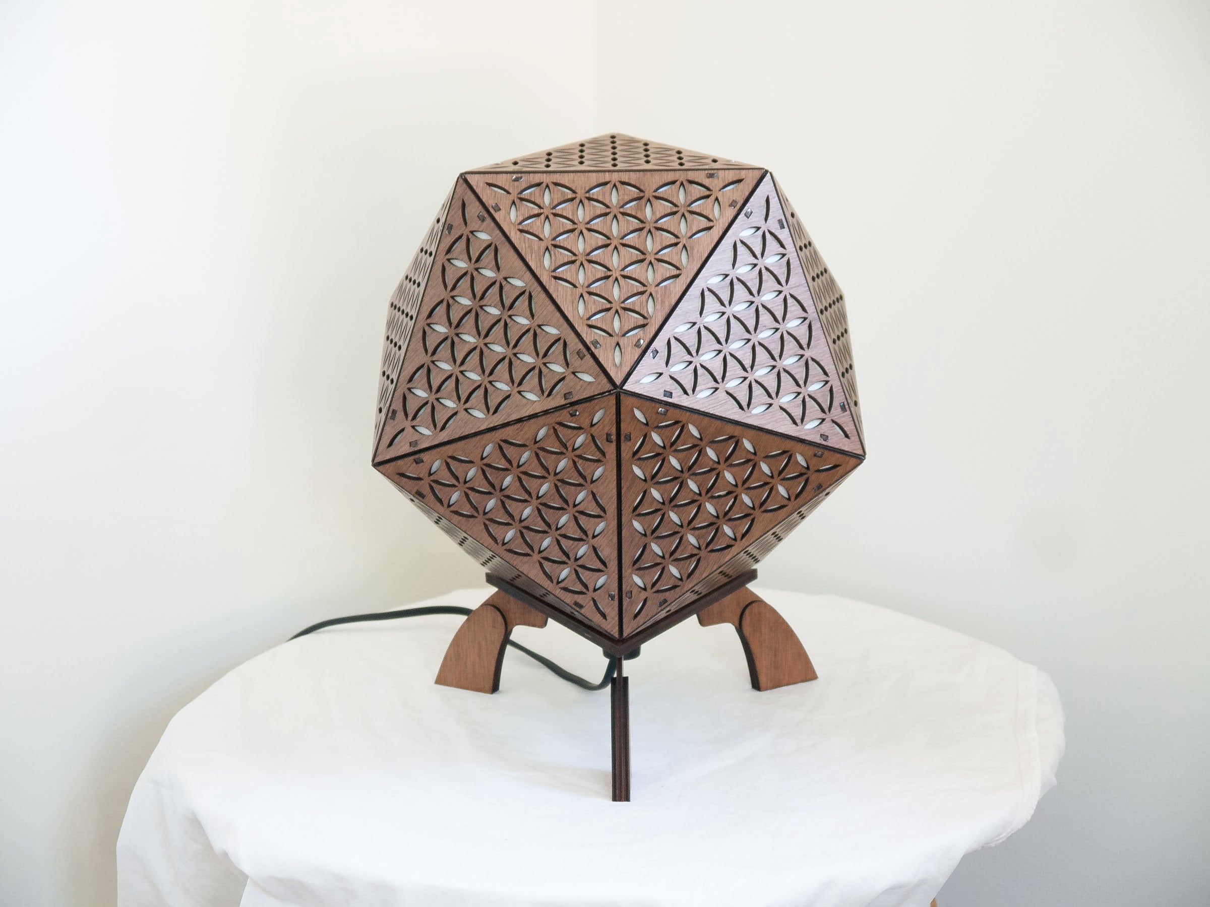 Lampe à Poser en Bois Fleur de Vie - Lampe Chevet Suspension Forme Platonique Icosahedron- Géométrie