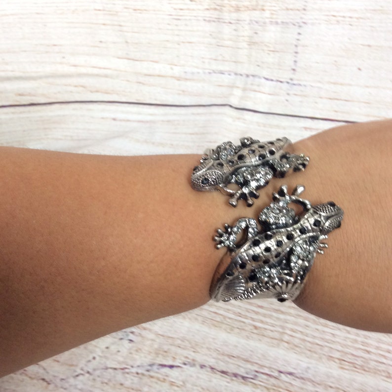 Dual lizard silvertone with black rhinestones cuff bracelet