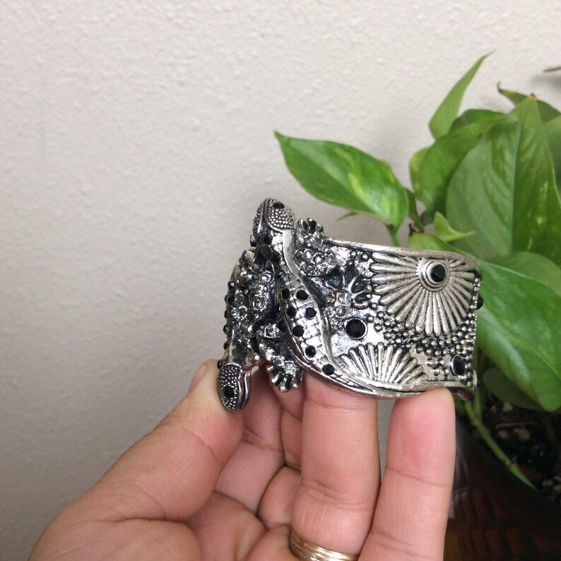 Dual lizard silvertone with black rhinestones cuff bracelet