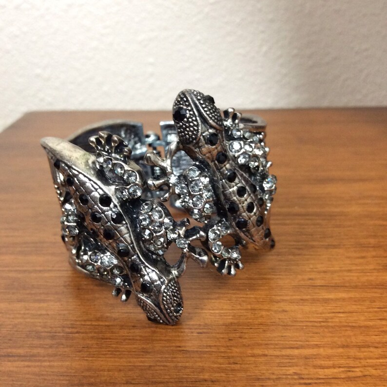 Dual lizard silvertone with black rhinestones cuff bracelet