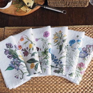 Set of Linen Napkins with Wild Flowers, Botanical Cloth Dinning Napkins, Floral Table Decor, Farmhouse Spring Decor