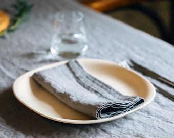Serviettes en lin lavé gris, Ensemble de serviettes en tissu, Serviettes de table en lin adouci, Décor de table de Pâques, Linge de table rustique