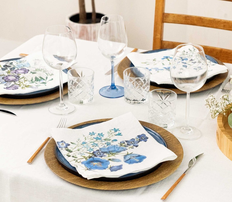Set of White Linen Napkins with Blue Flowers, Floral Cloth Dinning Napkins, Blue Table Decor image 4