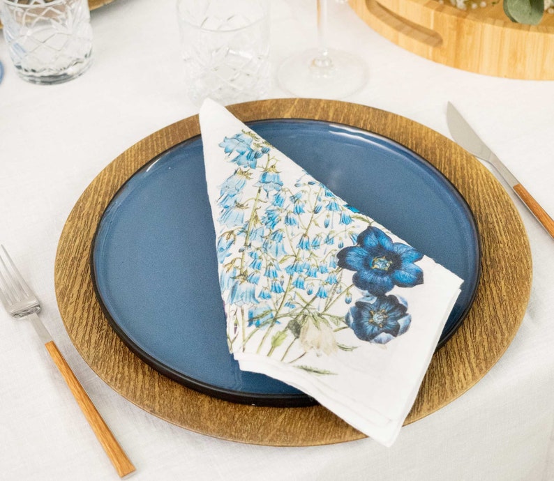 Set of White Linen Napkins with Blue Flowers, Floral Cloth Dinning Napkins, Blue Table Decor image 3