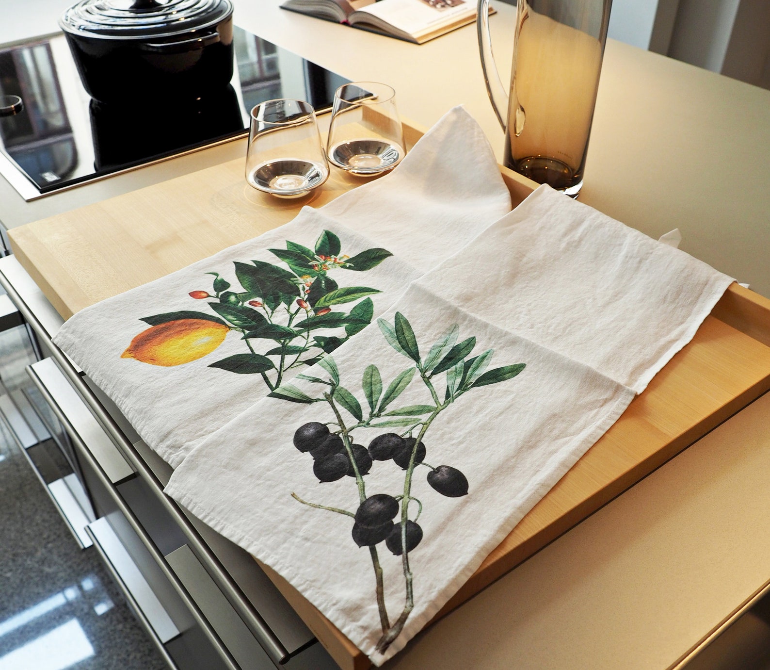 Set Of Two Towels With Lemon Prints