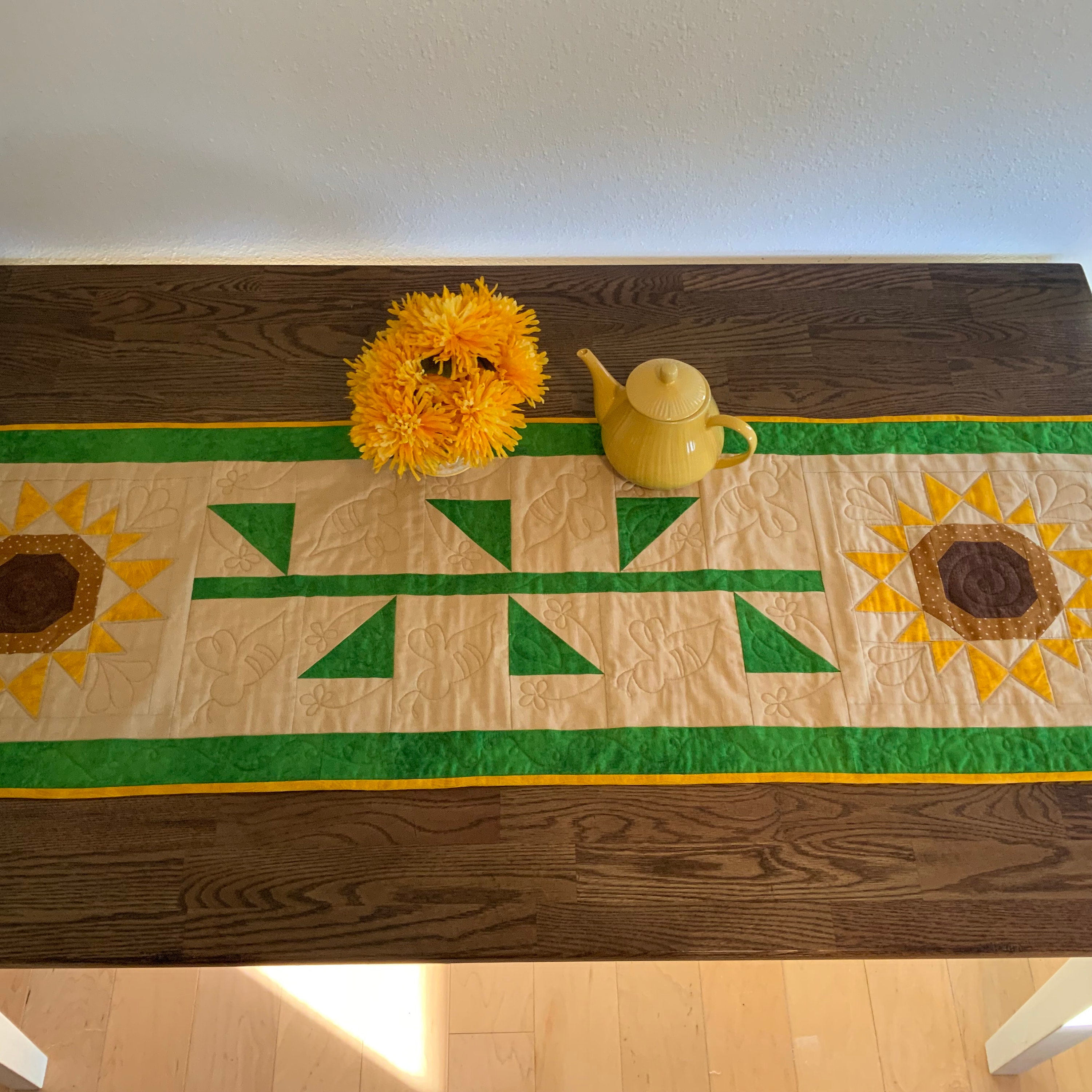 Sunflower Quilted Table Runner - Etsy