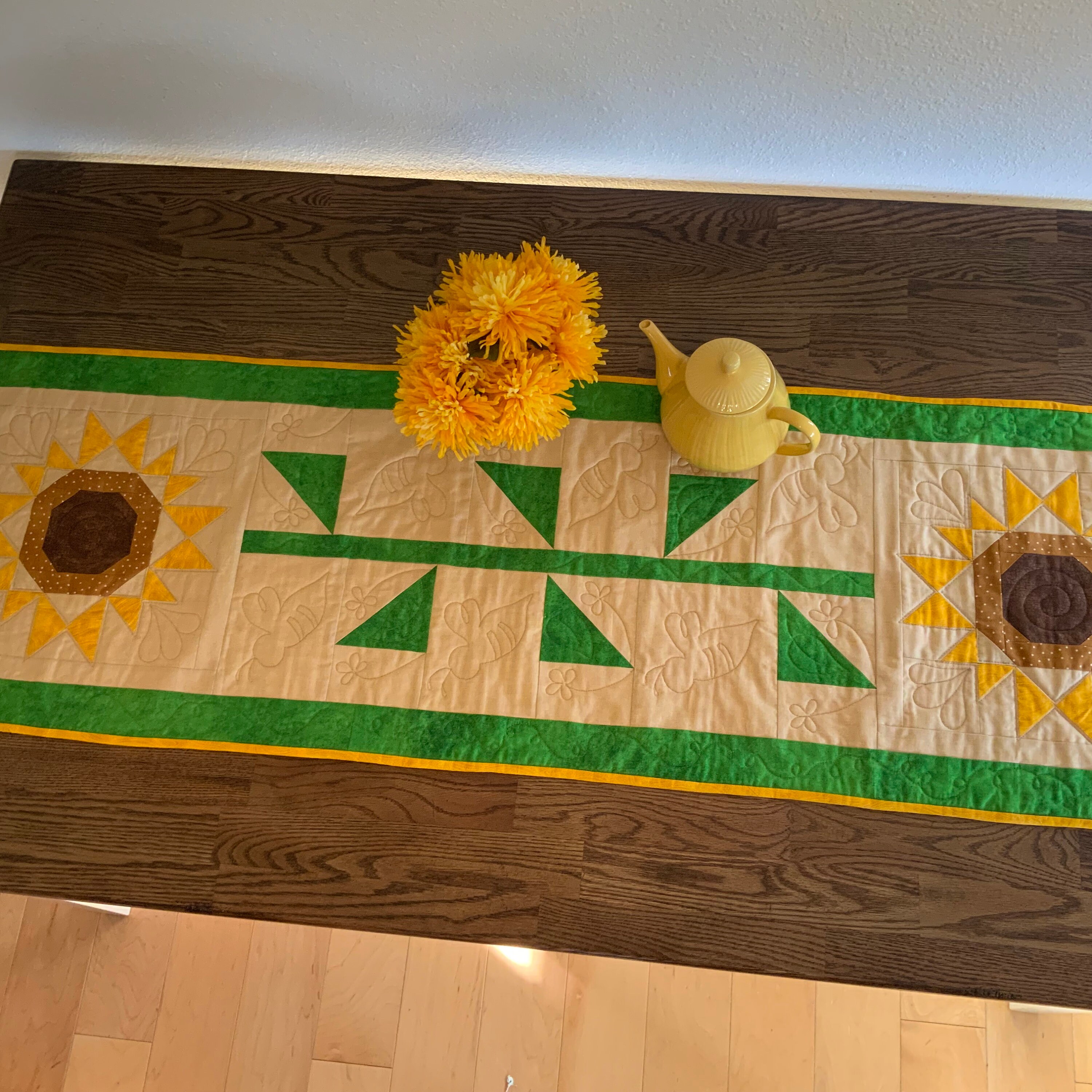 Sunflower Quilted Table Runner - Etsy