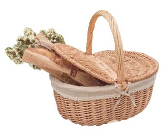 Hand woven picnic basket with lid / Vintage picnic basket / Outdoor/ Picnic basket