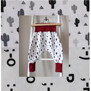 Evolutionary sarouel - various black-white patterns: cacti | smiley
