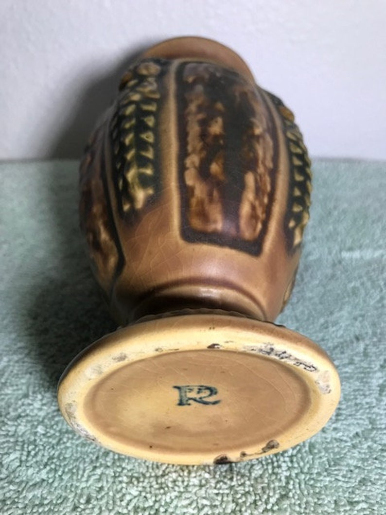 Roseville Pottery Florentine vase 228-6