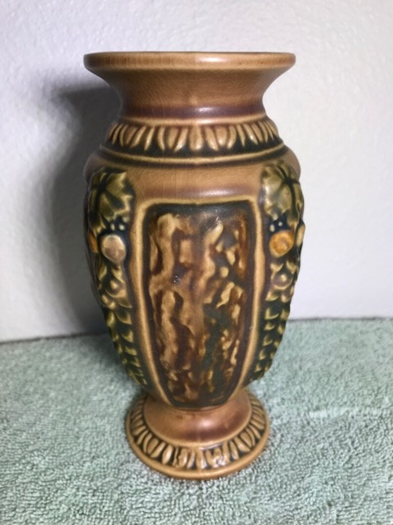 Roseville Pottery Florentine vase 228-6