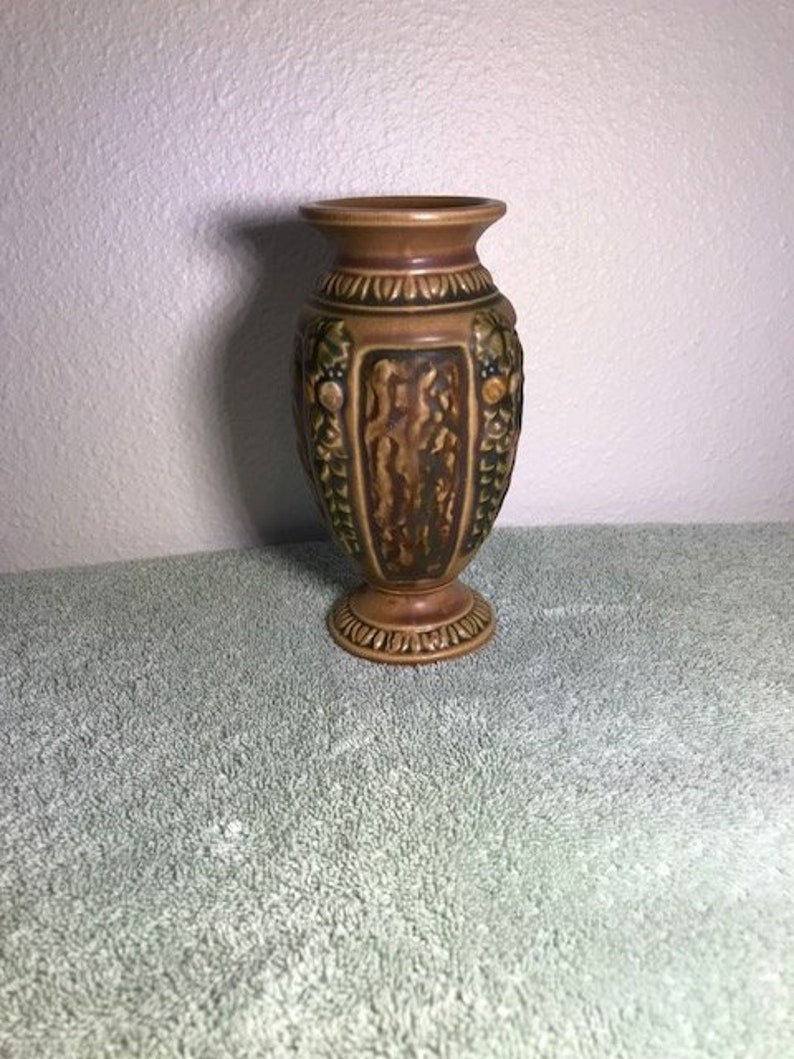 Roseville Pottery Florentine vase 228-6