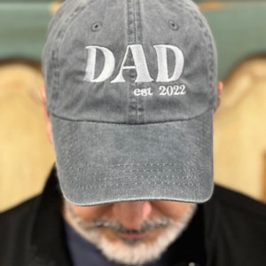 Papá est. Sombrero / Gorra de béisbol / Regalo del Día del Padre / Regalos para papá nuevo / Regalos para él / Sombrero de papá 2022 / Sombrero establecido 2022 / Sombrero bordado