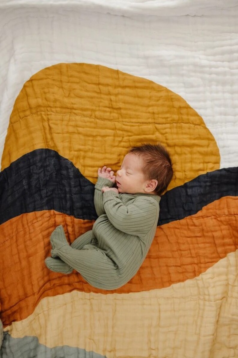 Sunset Reversible Baby Quilt Baby Girl and Baby Boy Vintage Blanket Neutral Baby Shower Nursery Decor Newborn Gift image 4