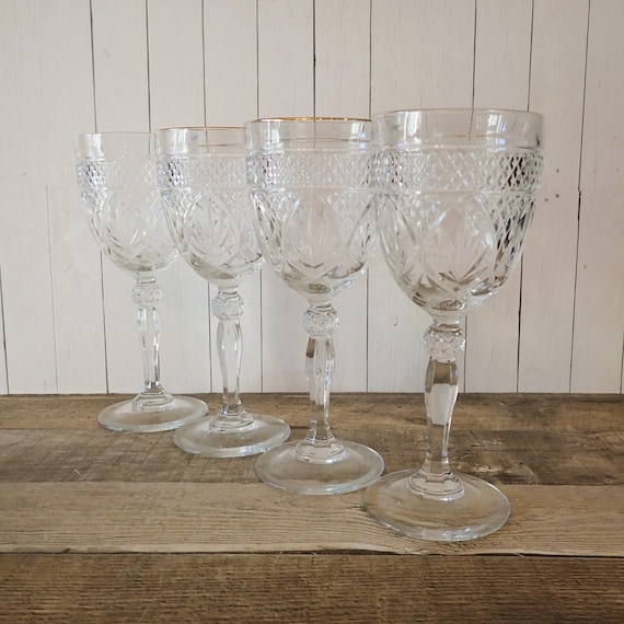 Vintage Cristal D'Arques-Durand Antique Clear Wine Glass Goblet Set of 4 with Gold Rim Floral Pineapple Lattice Design Luminarc Made in USA