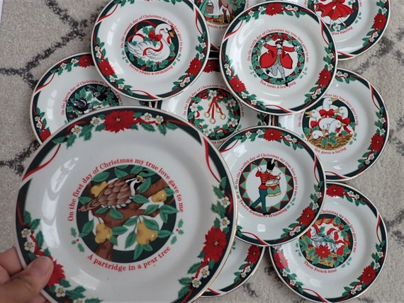 Vintage Tienshan Deck the Halls Twelve Days of Christmas 7" Salad Plate INDIVIDUAL Plates