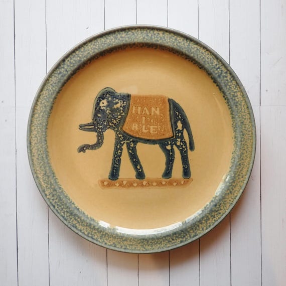 Vintage Pfaltzgraff AMERICA Elephant Service Plate Charger Round Platter Cream and Blue Sponge America