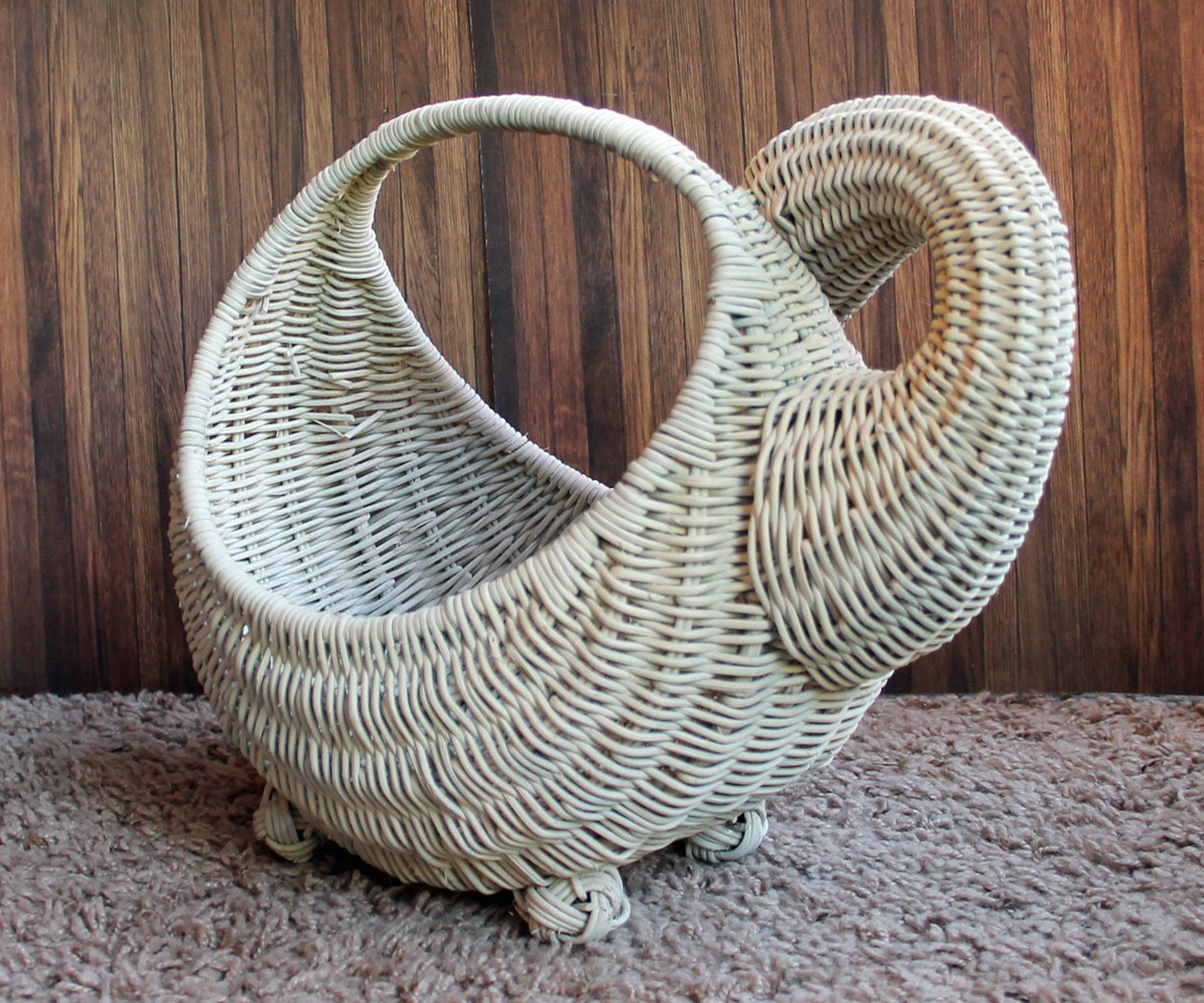 Vintage White Woven Wicker Duck Swan Basket Large Size Animal Basket
