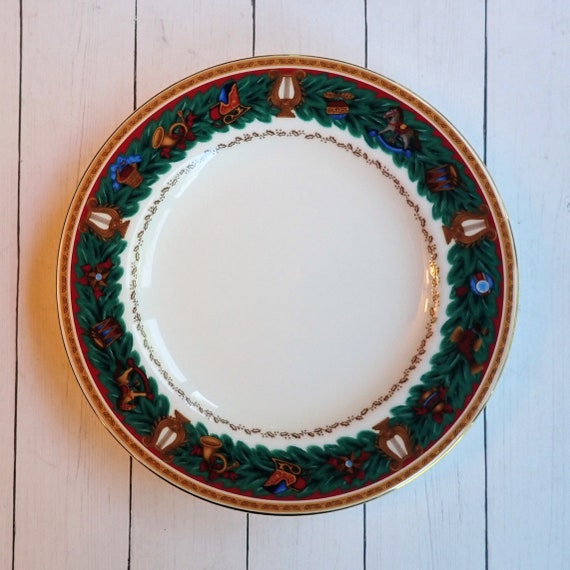 Vintage Nikko CHRISTMAS TRADITION Fine Bone China Bread and Butter Plate Set of 2