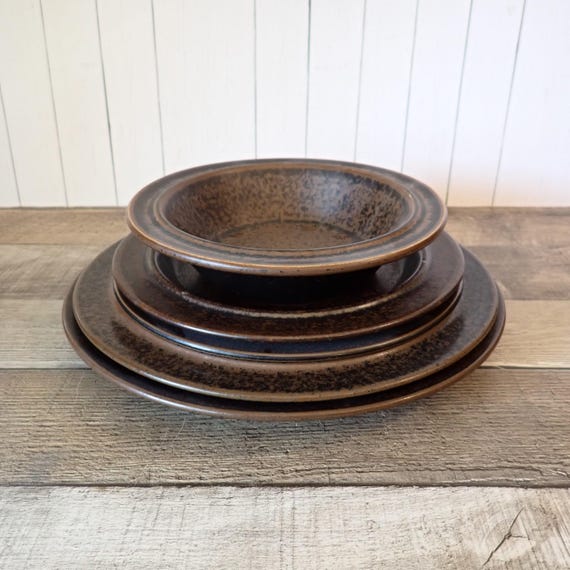 Vintage Arabia of Finland RUSKA Dinner Luncheon Salad Plate and Cereal Bowl Set of 5 Brown Stoneware