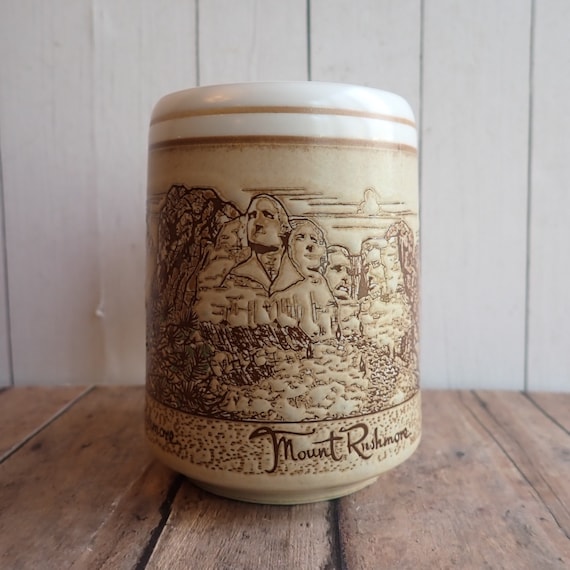 Vintage Mount Rushmore South Dakota Stoneware Mug Coffee Cup