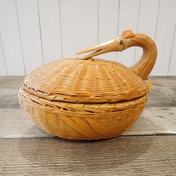 Vintage Wicker Woven Bird Basket with Lid Storage Animal Shaped Trinket Box Rattan Basket Shanghai China Boho Decor