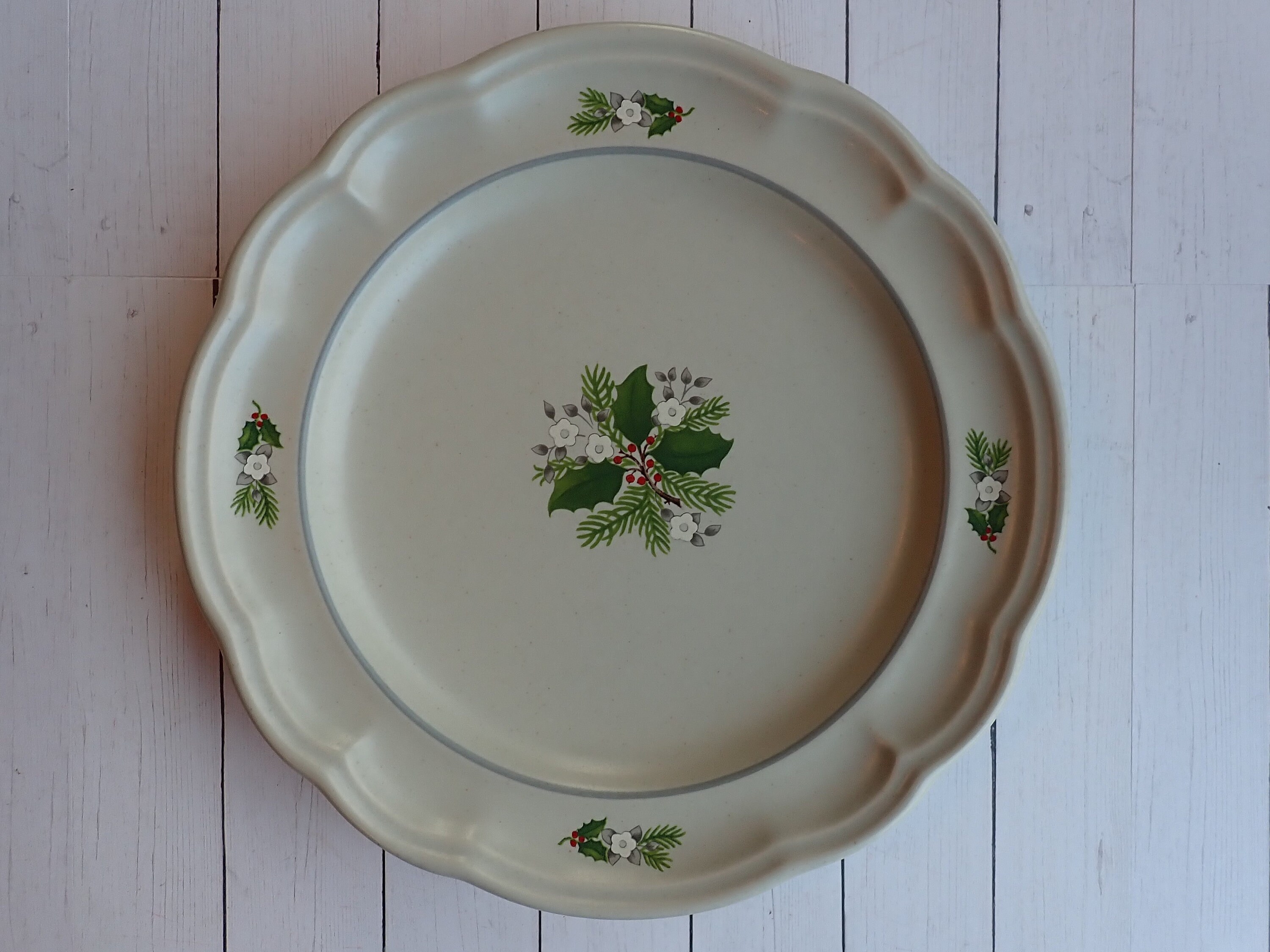 Vintage Pfaltzgraff Christmas Heirloom 9 Luncheon Plates Set of 5