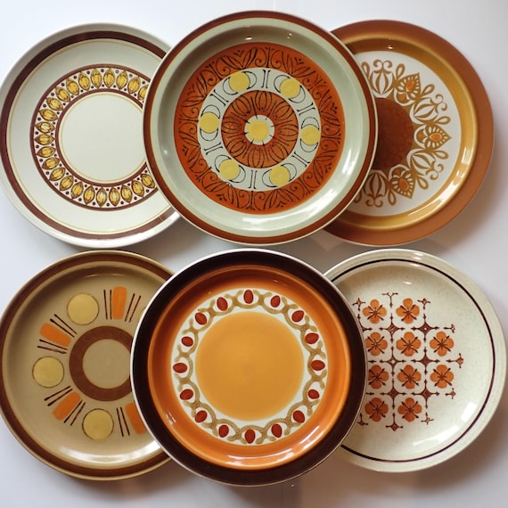 Vintage Mismatched Stoneware Dinner Plate Set of 4 Mix and Match Plates White Brown Beige with Geometric Designs 1970s