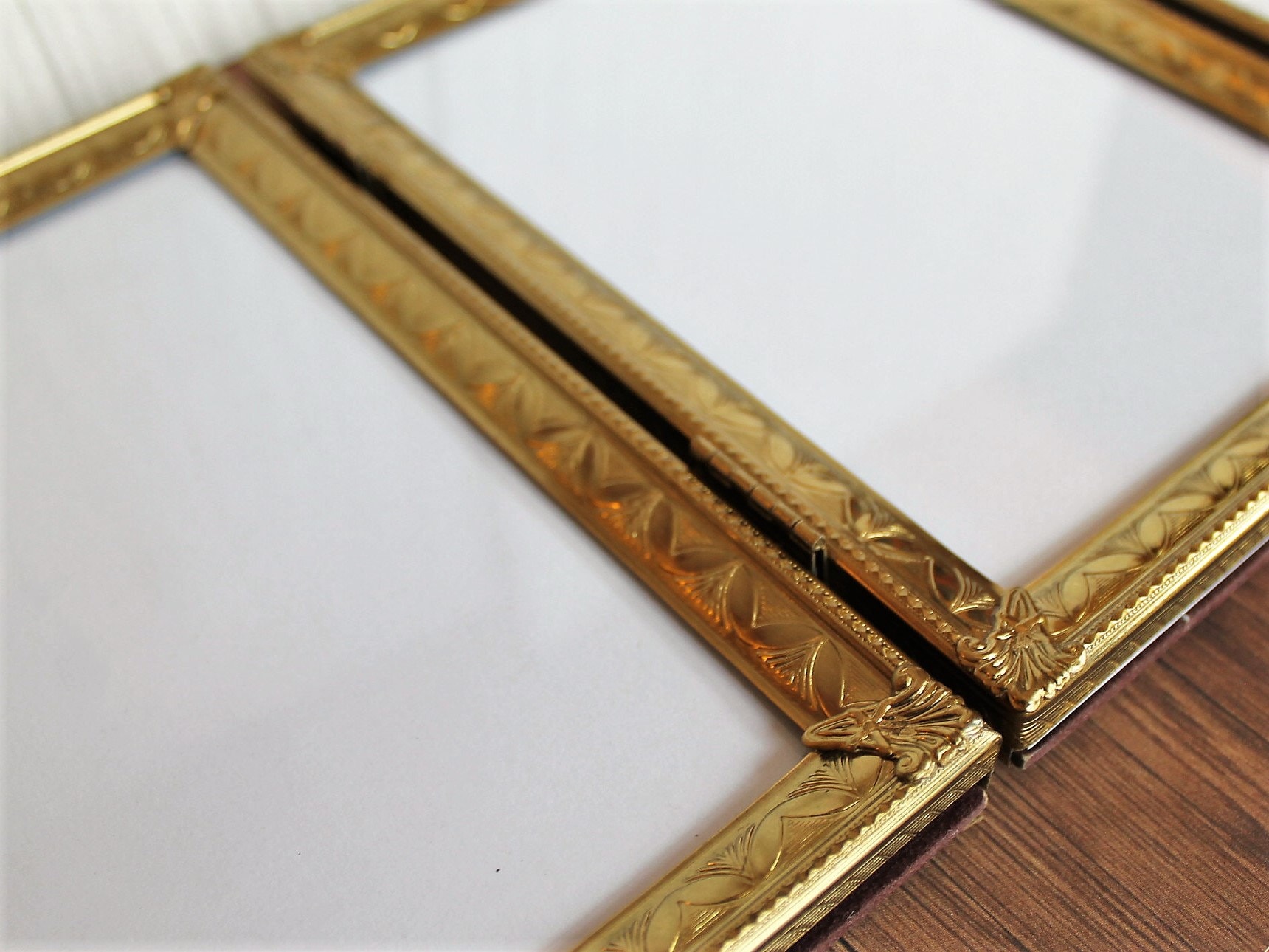Vintage Brass Bronze Metal Triple Hinged 5x7 Three Part Photo Picture