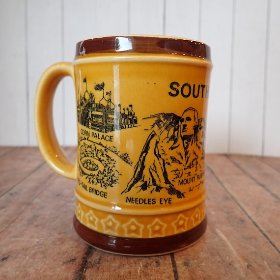 Vintage South Dakota Ceramic Mug Gold and Brown Mount Rushmore Badlands Sylvan Lake