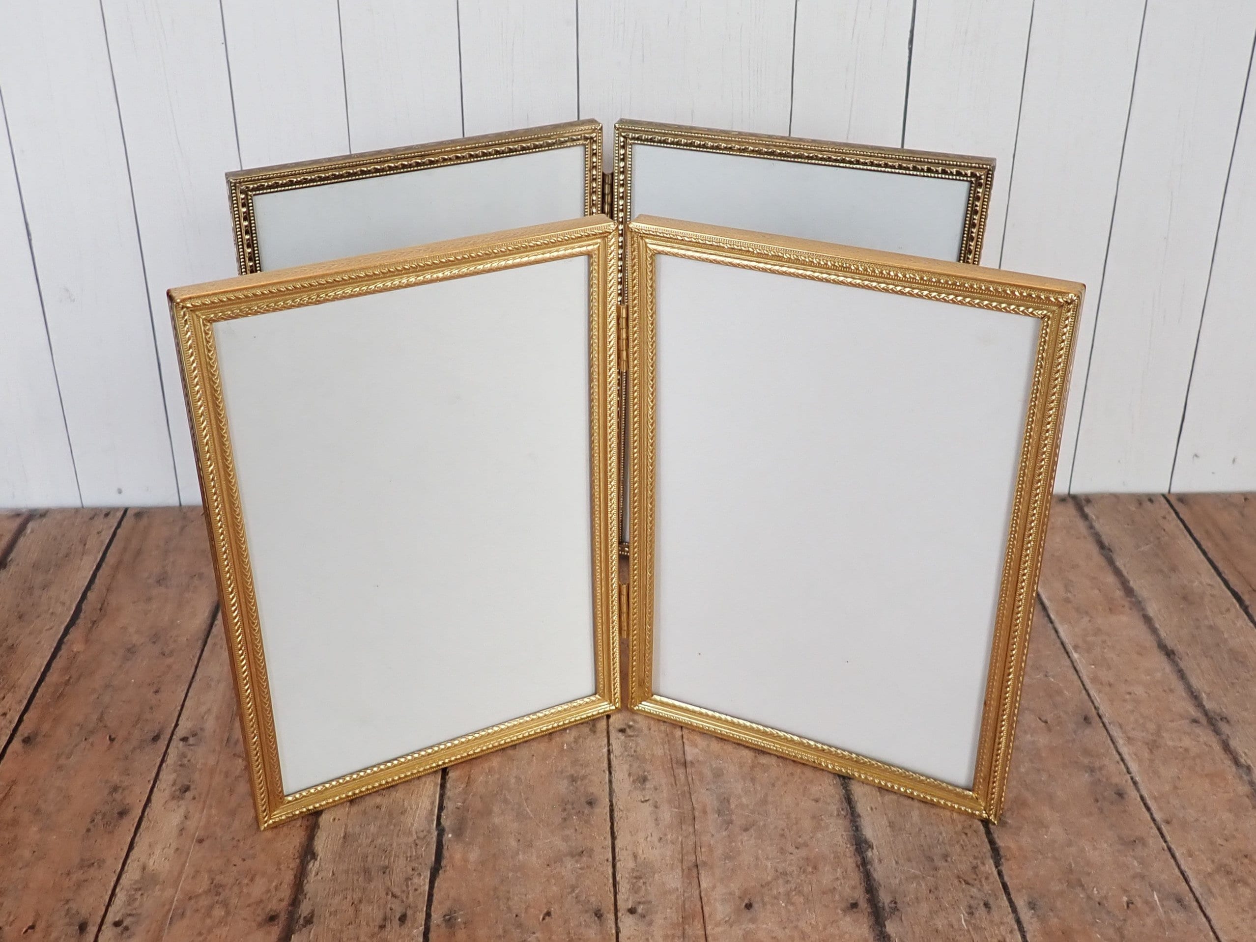 Vintage 5x7 Double Hinged Bi Fold Metal Gold Brass Photo Picture Frame