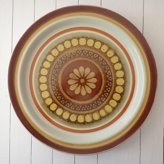Vintage Royal Prestige VALENCIA Dinner Plate Set of 2 White Stoneware with Yellow and Brown Floral Daisy Design