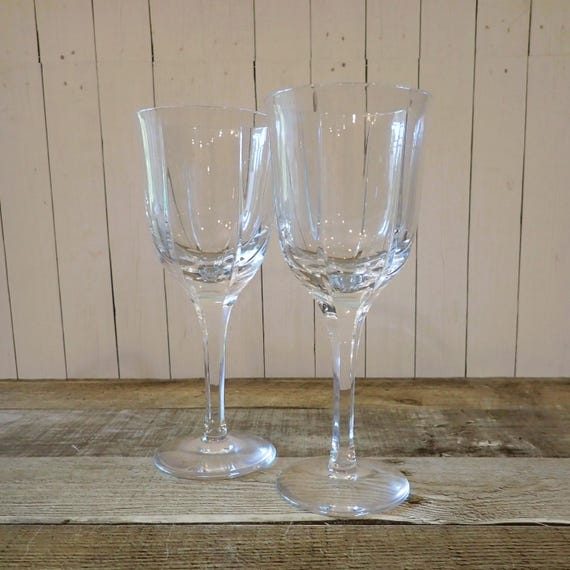 Vintage Atlantic Lyric Wine Glass Set of 2 Clear Crystal Glasses with Vertical Line Design