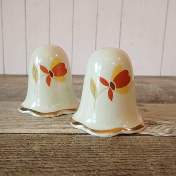 Vintage Hall Autumn Leaf Salt and Pepper Shaker Set of 2