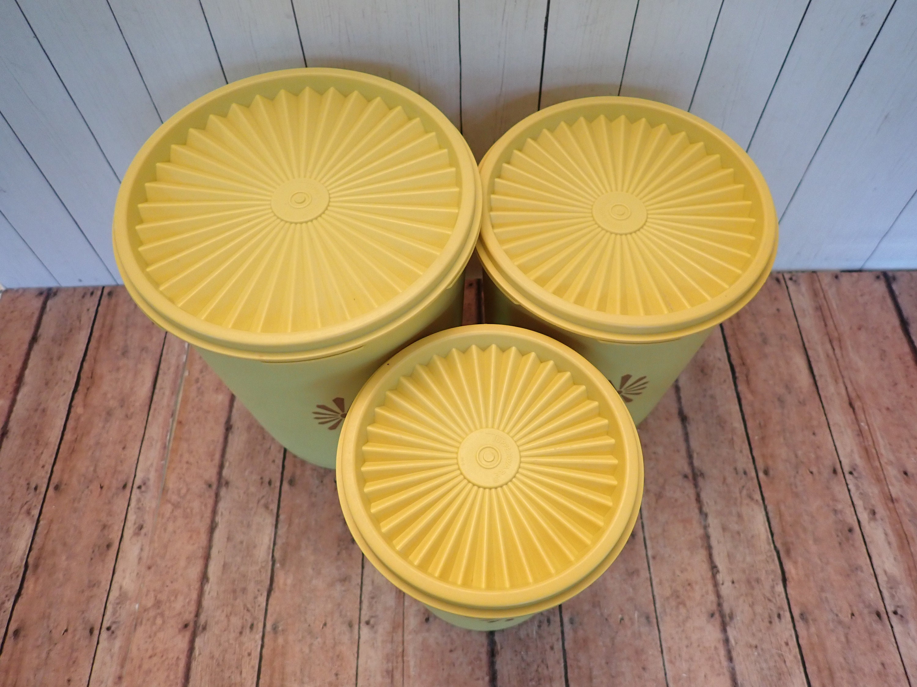 Vintage Tupperware Yellow Servalier Canister Set of 2, 809 and 1298 With  Lids, Vintage Yellow Tupperware Canisters, Tupperware Servalier -   Israel