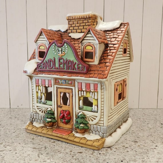 Vintage LEFTON Colonial Village Watts Candle Shop Candlemaker Building 1990 No Box 07479