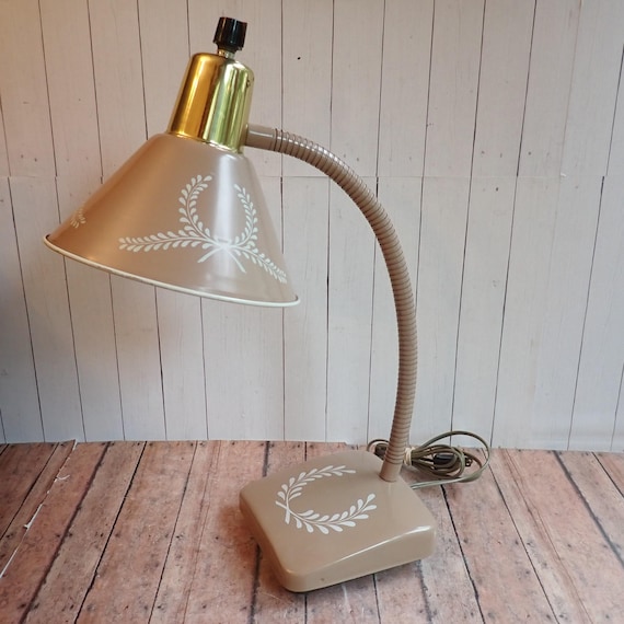 Vintage Tan Beige Metal Tole Adjustable Desk Lamp Office Task Light Toleware