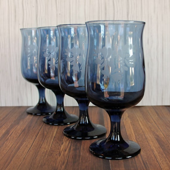 Vintage Pfaltzgraff Yorktowne Blue 12 oz Glassware Goblet 6 1/2" Set of 4 Wine Glasses Etched Design