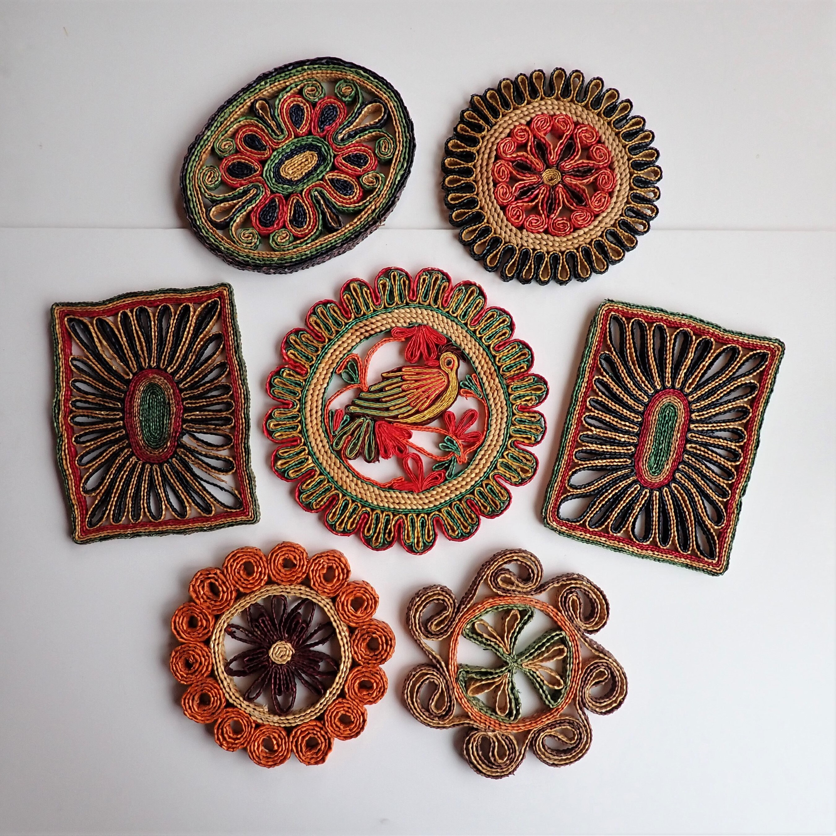 Vintage Wicker Rattan Woven Trivet Hotplate Set of 7 Colorful Tan Green ...